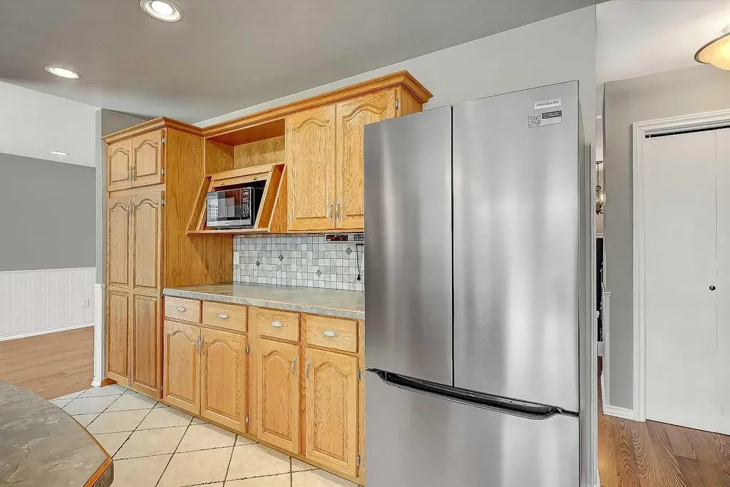 9513 62 Avenue Grande Prairie AB T8W2E1