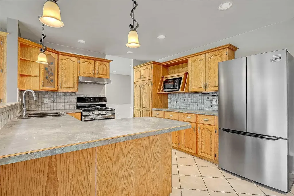 9513 62 Avenue Grande Prairie AB T8W2E1