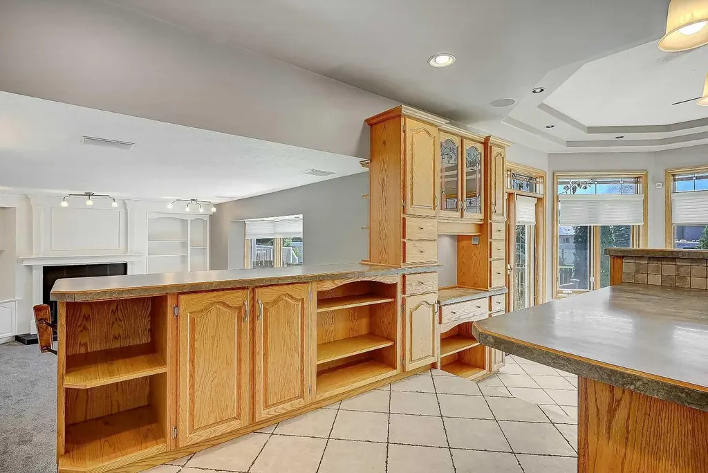 9513 62 Avenue Grande Prairie AB T8W2E1