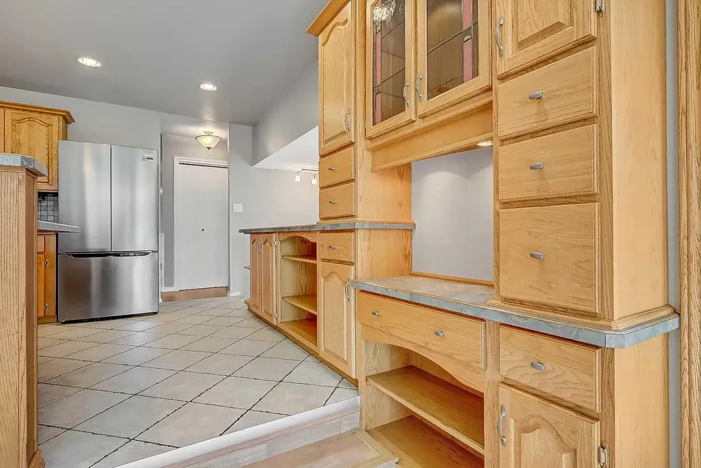 9513 62 Avenue Grande Prairie AB T8W2E1