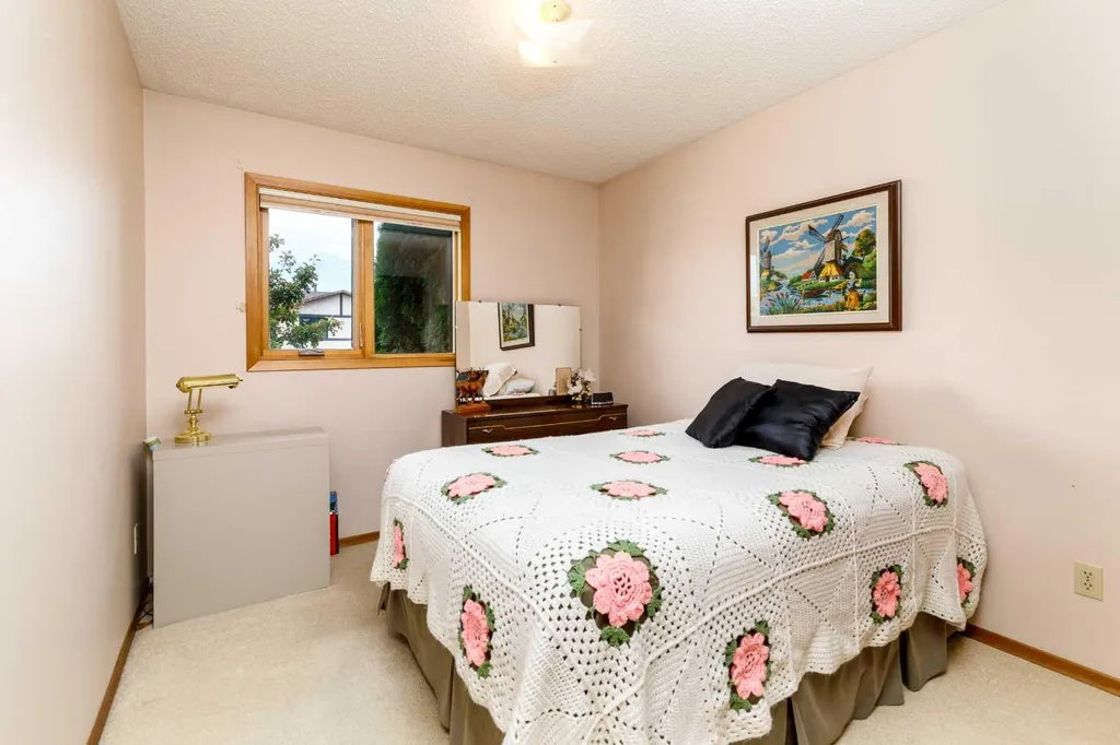 88 Mccullough Crescent Red Deer AB T4R 1S7