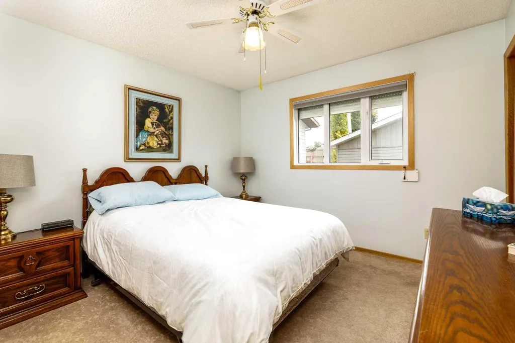 88 Mccullough Crescent Red Deer AB T4R 1S7