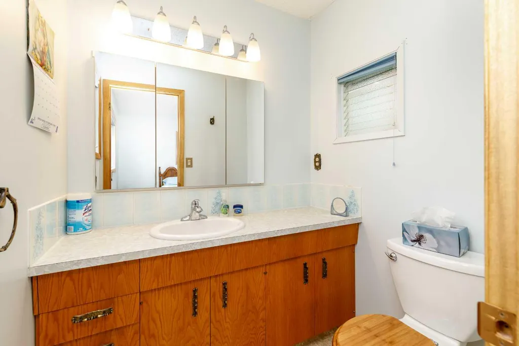 88 Mccullough Crescent Red Deer AB T4R 1S7