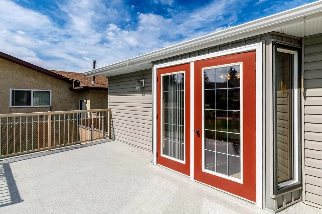88 Mccullough Crescent Red Deer AB T4R 1S7