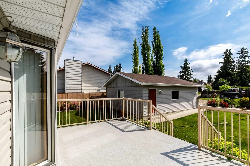 88 Mccullough Crescent Red Deer AB T4R 1S7