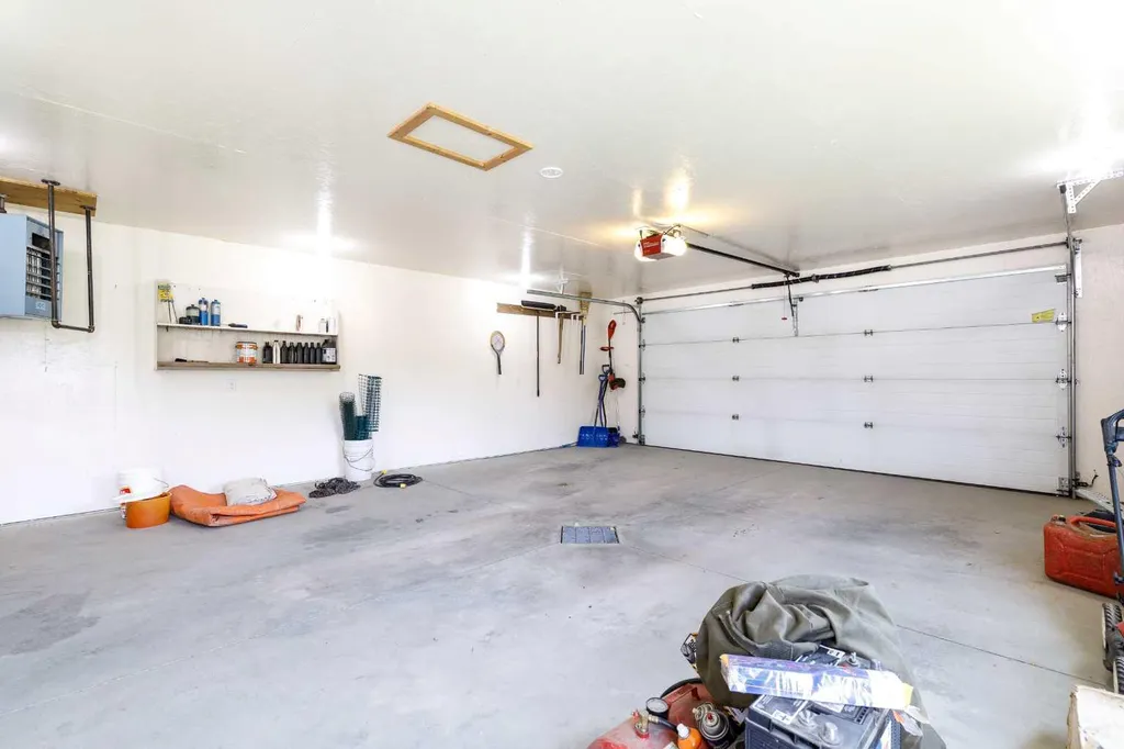 88 Mccullough Crescent Red Deer AB T4R 1S7