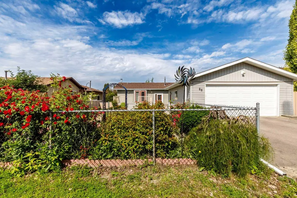 88 Mccullough Crescent Red Deer AB T4R 1S7