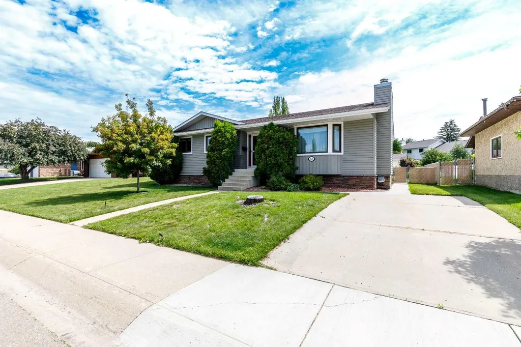 88 Mccullough Crescent Red Deer AB T4R 1S7