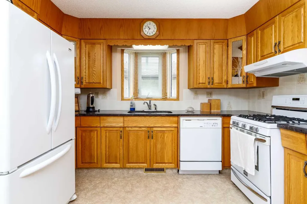 88 Mccullough Crescent Red Deer AB T4R 1S7