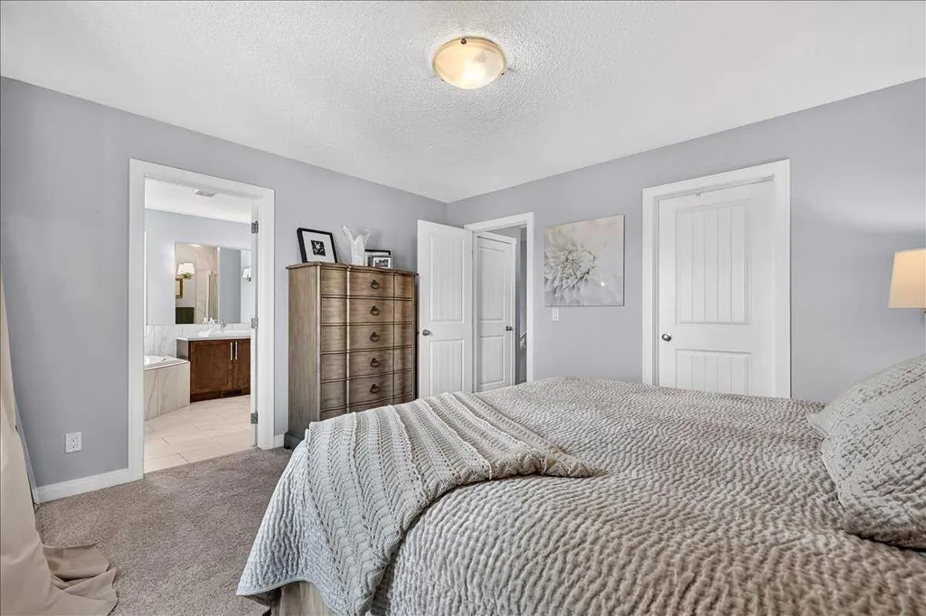 199 River Heights Crescent Cochrane AB T4C 0V1