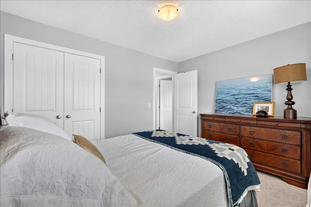 199 River Heights Crescent Cochrane AB T4C 0V1