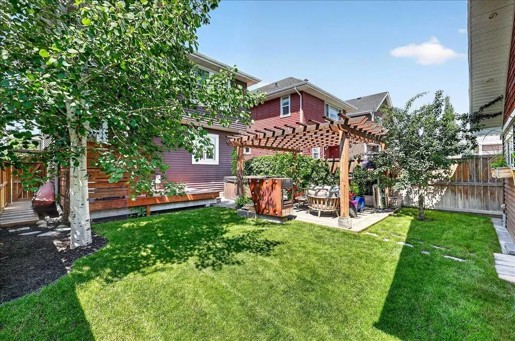 199 River Heights Crescent Cochrane AB T4C 0V1