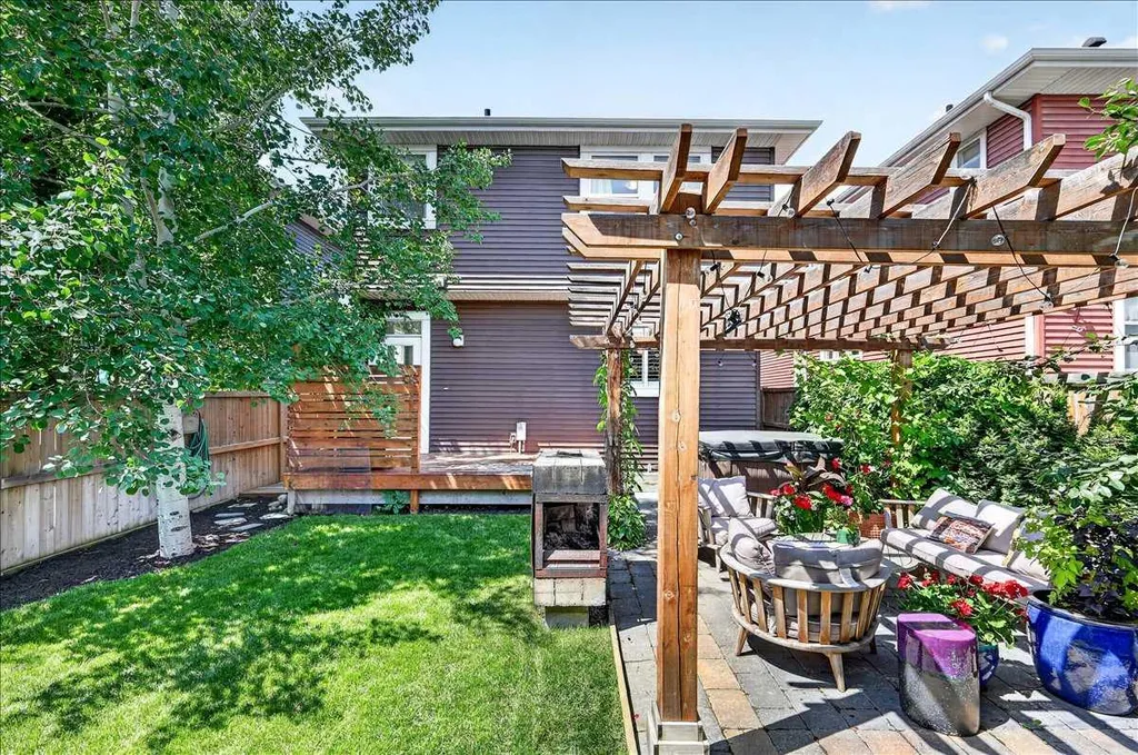 199 River Heights Crescent Cochrane AB T4C 0V1