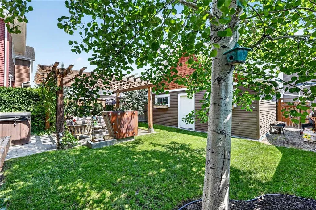 199 River Heights Crescent Cochrane AB T4C 0V1