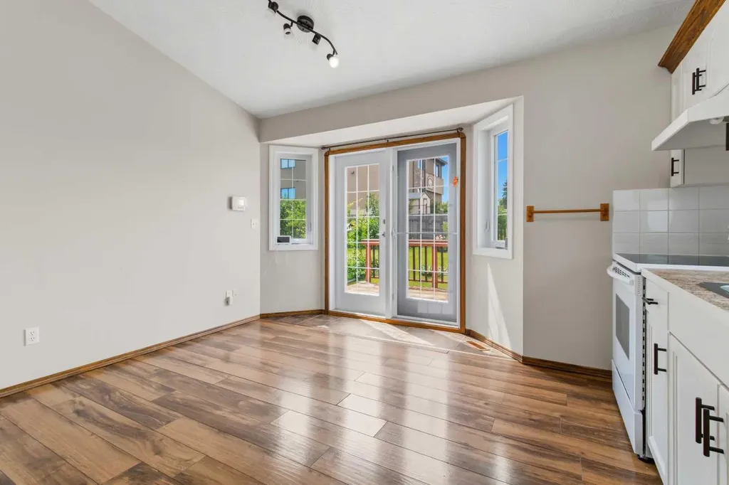 3 Pickering Close Sylvan Lake AB T4S 1K2