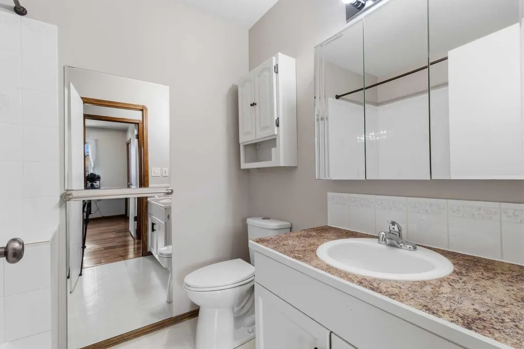3 Pickering Close Sylvan Lake AB T4S 1K2