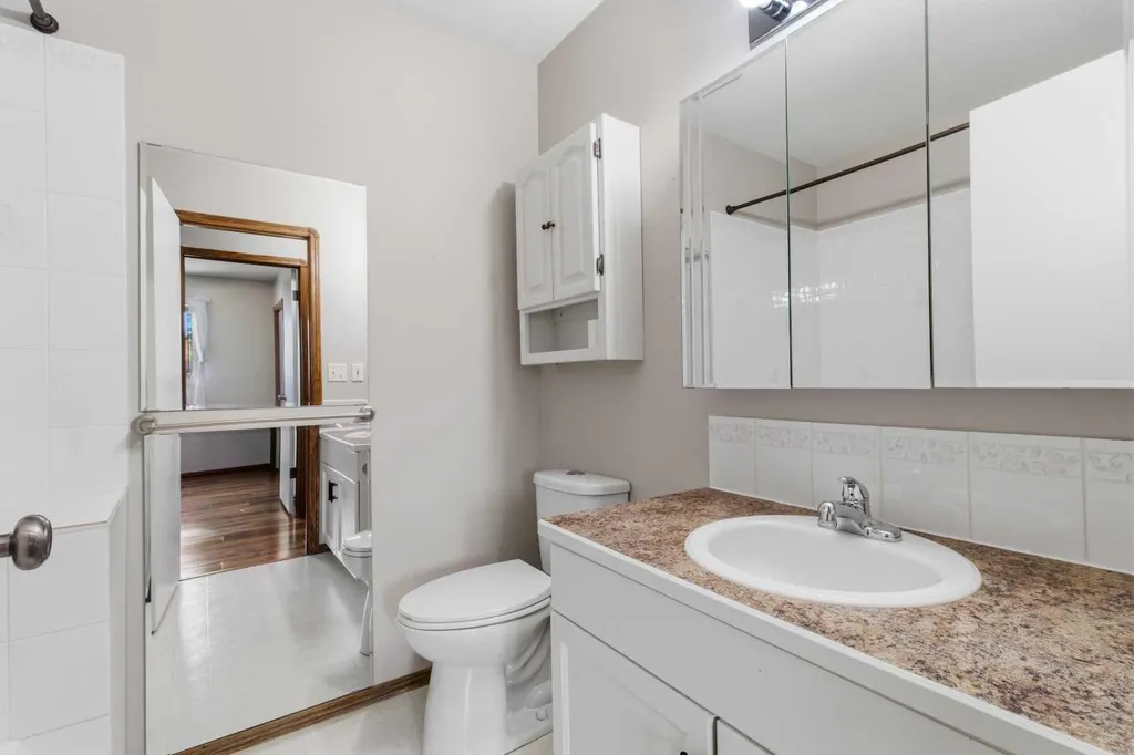 3 Pickering Close Sylvan Lake AB T4S 1K2