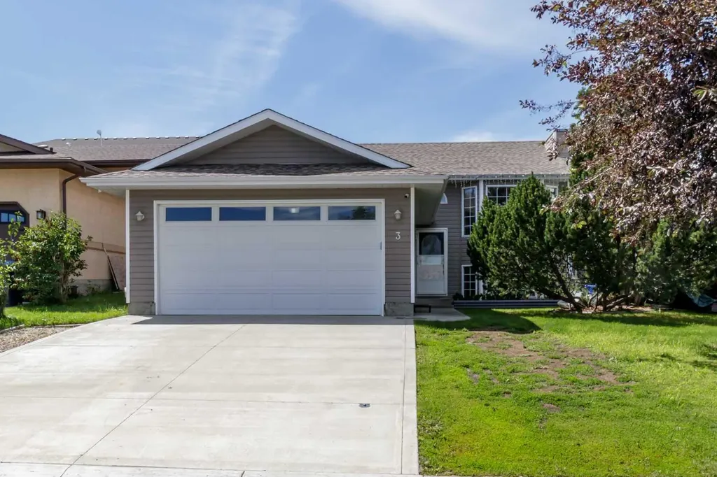3 Pickering Close Sylvan Lake AB T4S 1K2