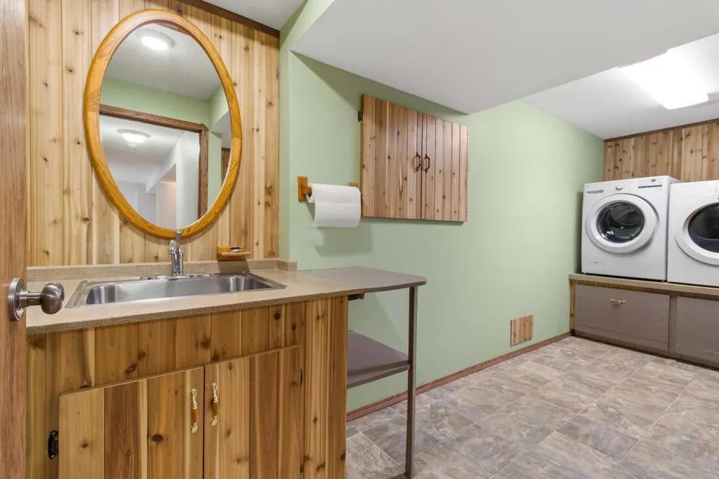 3 Pickering Close Sylvan Lake AB T4S 1K2