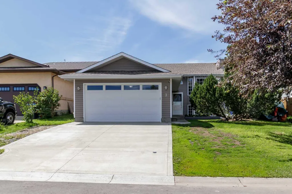 3 Pickering Close Sylvan Lake AB T4S 1K2