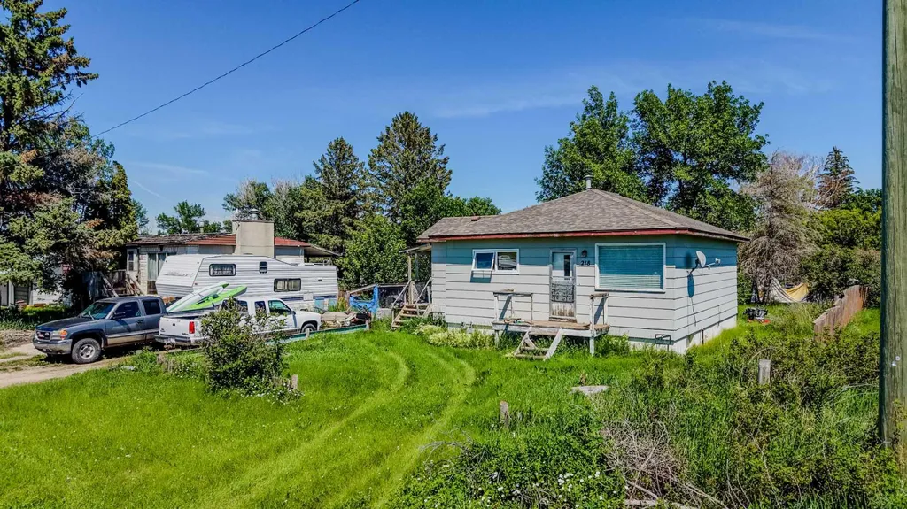 218 3a Street Stirling AB T0K 2E0