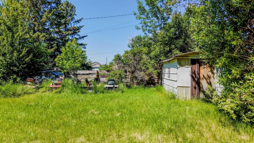 218 3a Street Stirling AB T0K 2E0
