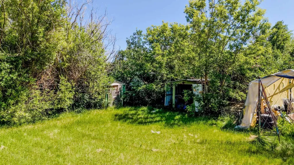 218 3a Street Stirling AB T0K 2E0