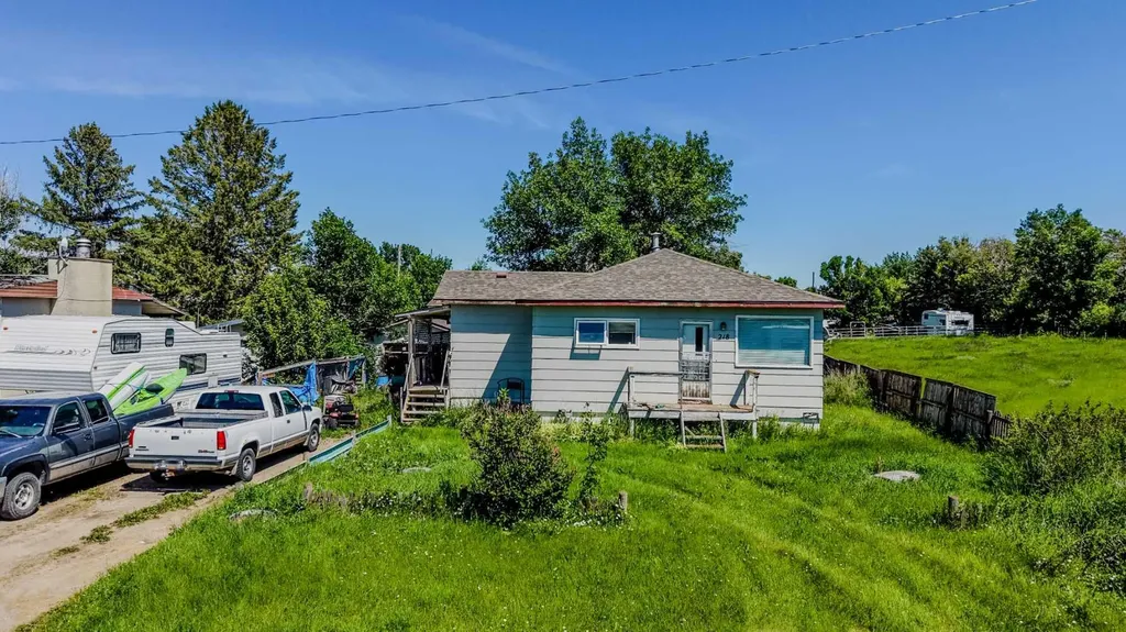218 3a Street Stirling AB T0K 2E0