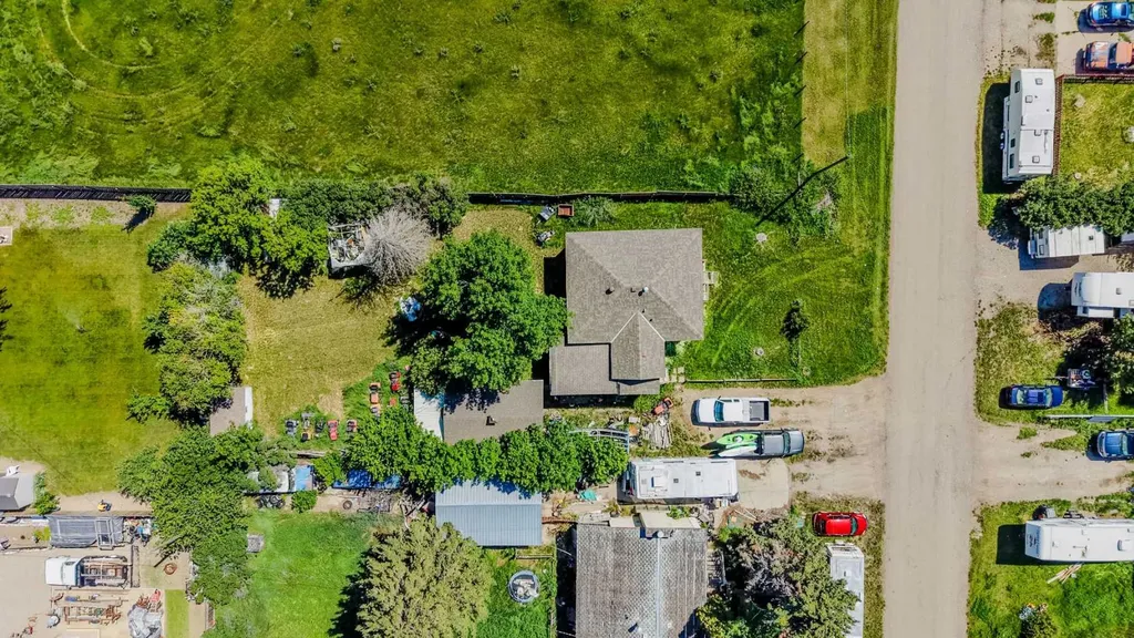 218 3a Street Stirling AB T0K 2E0