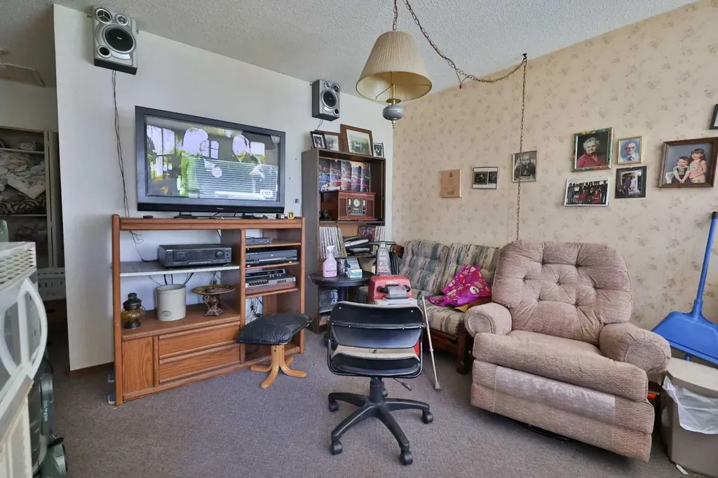 218 3a Street Stirling AB T0K 2E0
