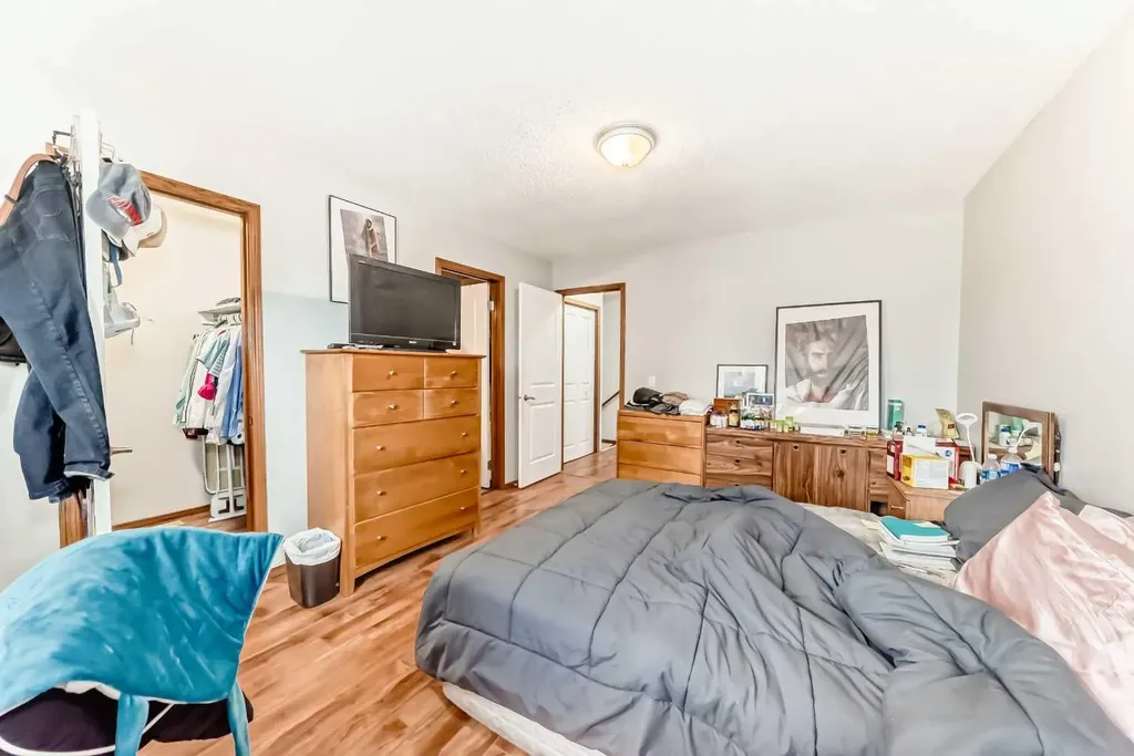 179 Hawkwood Boulevard NW Calgary AB T2R 0B3