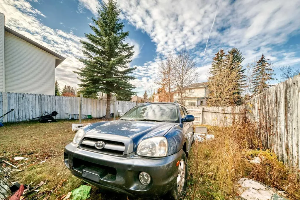 179 Hawkwood Boulevard NW Calgary AB T2R 0B3