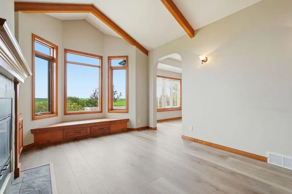 412 Harrison Court Crossfield AB T0M0S0