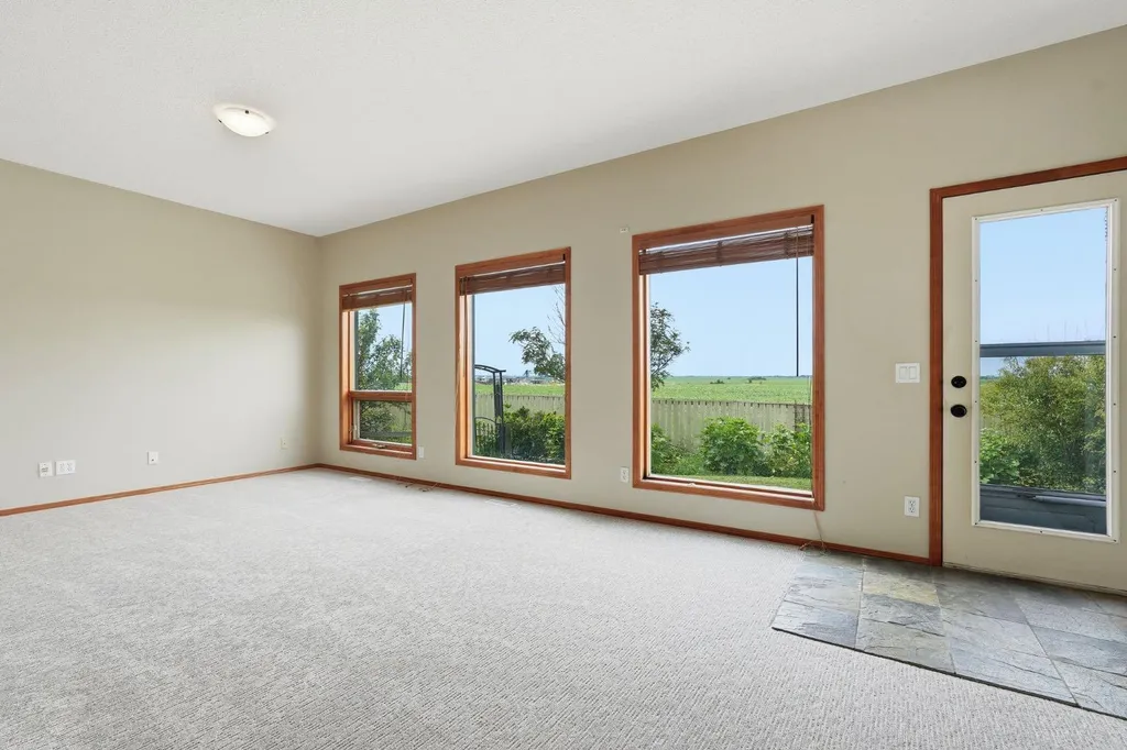 412 Harrison Court Crossfield AB T0M0S0