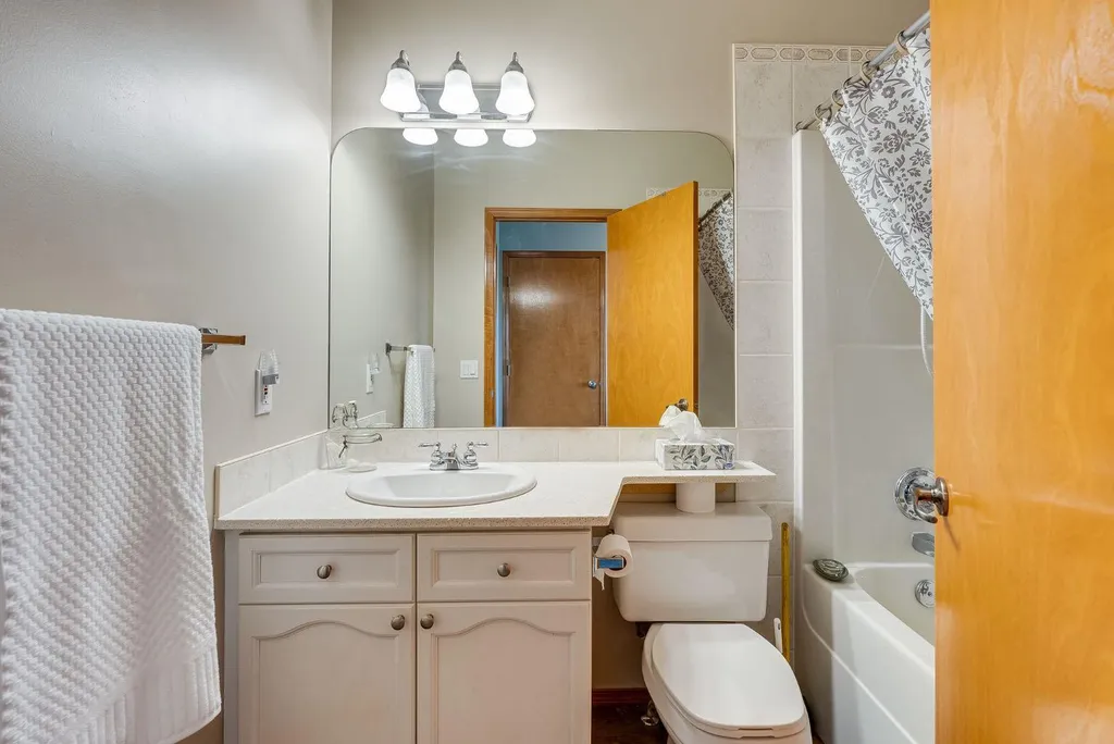 412 Harrison Court Crossfield AB T0M0S0