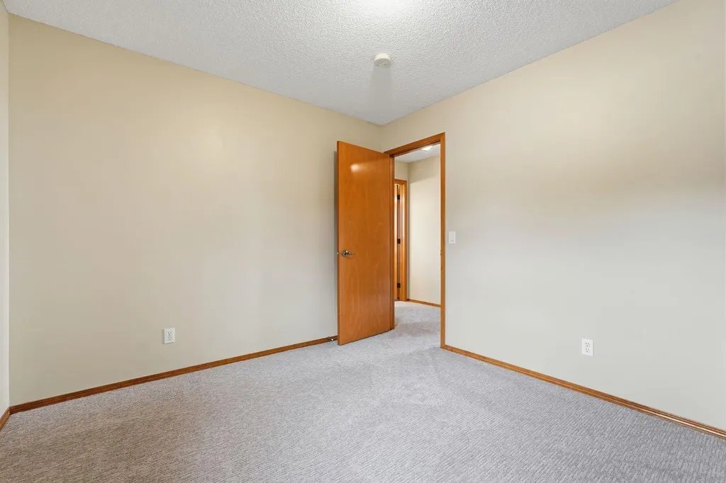 412 Harrison Court Crossfield AB T0M0S0