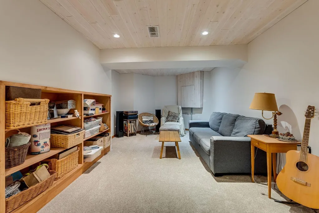 412 Harrison Court Crossfield AB T0M0S0
