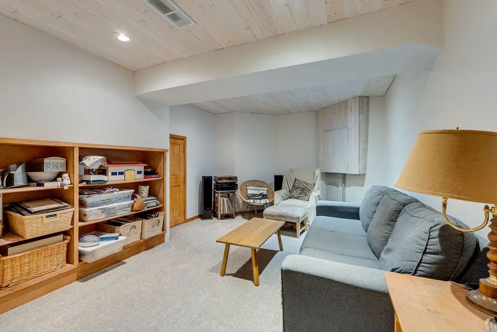 412 Harrison Court Crossfield AB T0M0S0