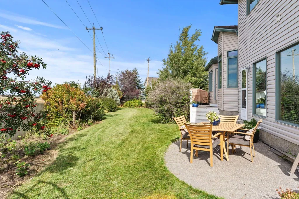 412 Harrison Court Crossfield AB T0M0S0