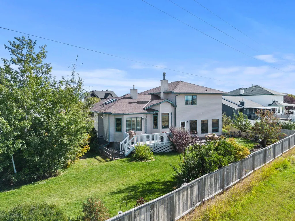 412 Harrison Court Crossfield AB T0M0S0
