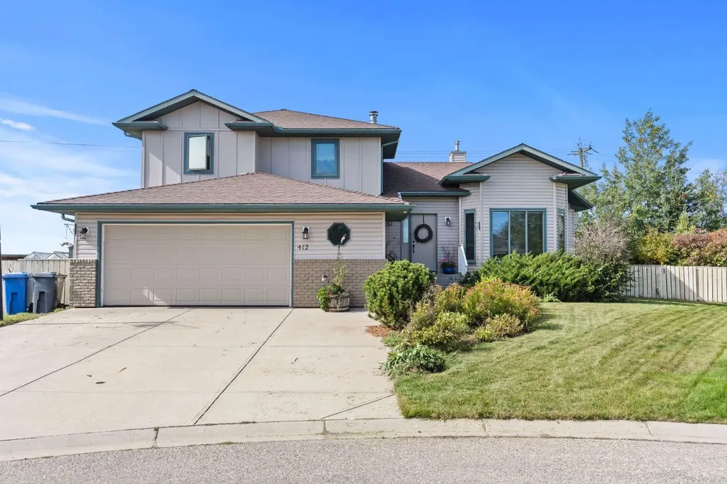 412 Harrison Court Crossfield AB T0M0S0