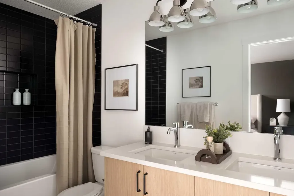 151 Royston Way NW Calgary AB T3L 0N7