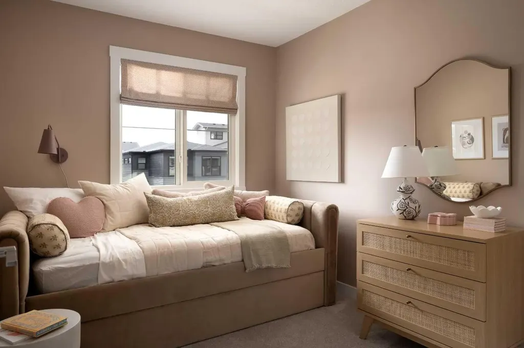 151 Royston Way NW Calgary AB T3L 0N7