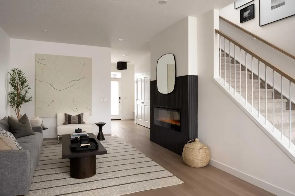 151 Royston Way NW Calgary AB T3L 0N7