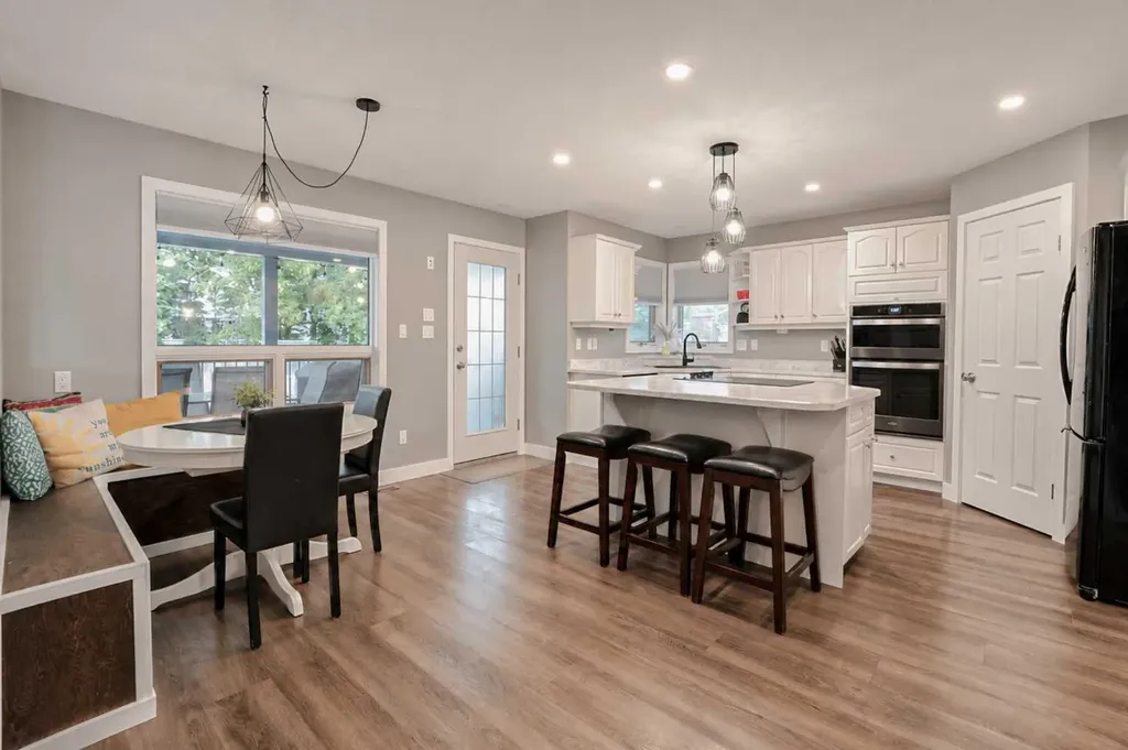 804 Cherry Crescent Beaverlodge AB T0H 0C0