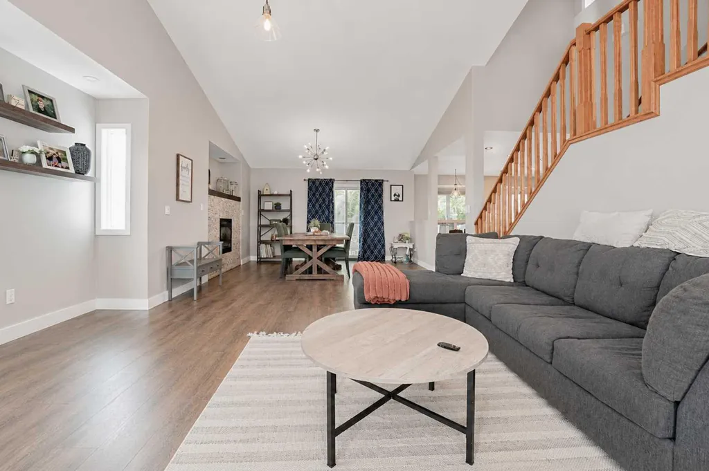 804 Cherry Crescent Beaverlodge AB T0H 0C0
