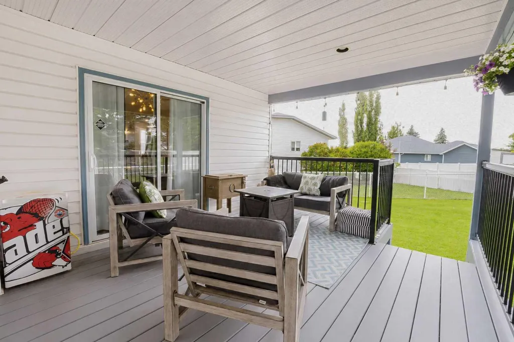 804 Cherry Crescent Beaverlodge AB T0H 0C0