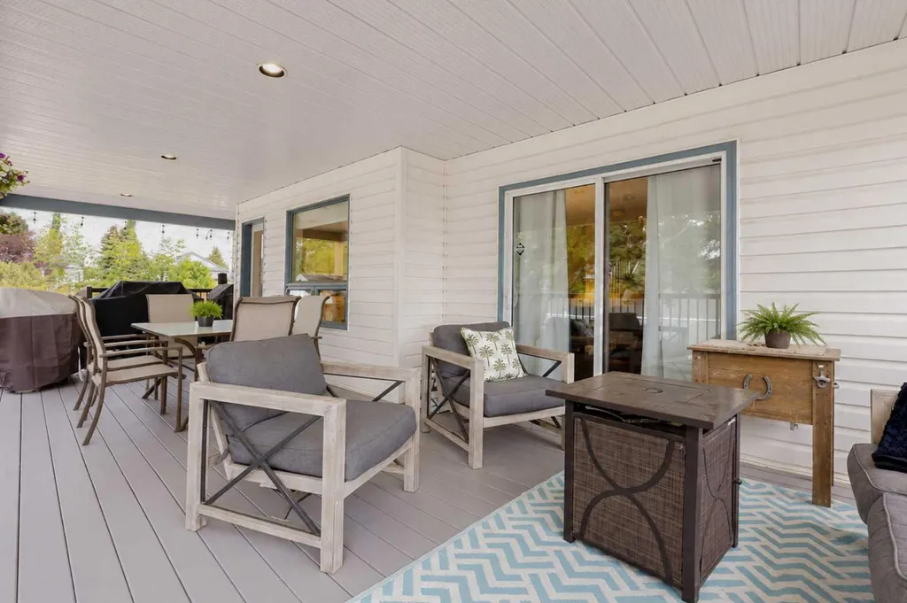 804 Cherry Crescent Beaverlodge AB T0H 0C0