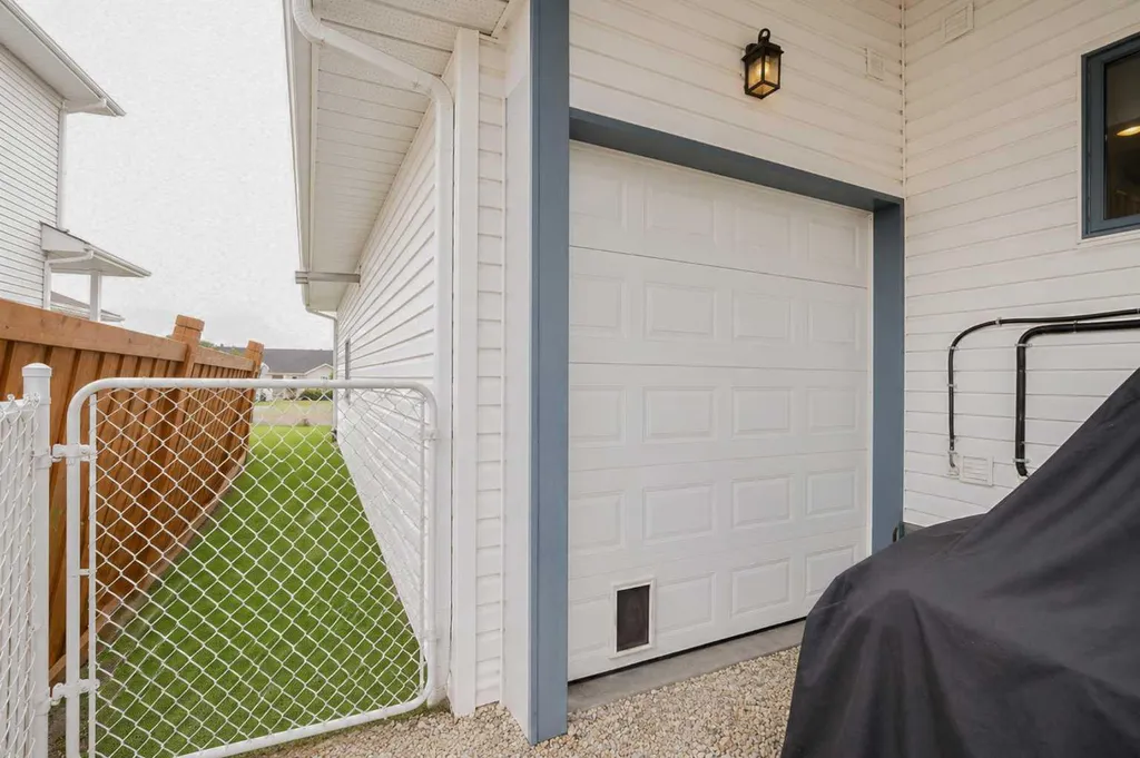 804 Cherry Crescent Beaverlodge AB T0H 0C0