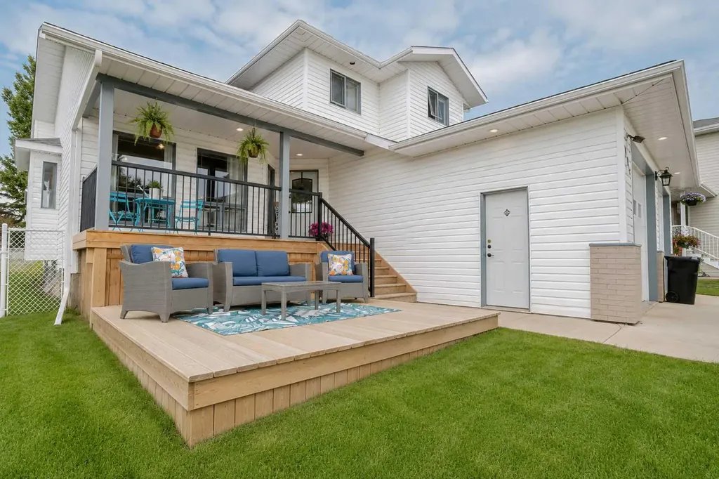 804 Cherry Crescent Beaverlodge AB T0H 0C0